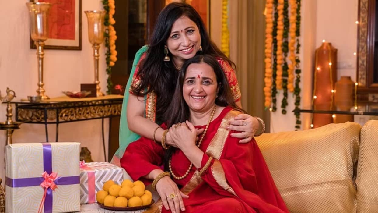 Mother's Day 2024 trendy saree for mom on mother's day gift idea for mom