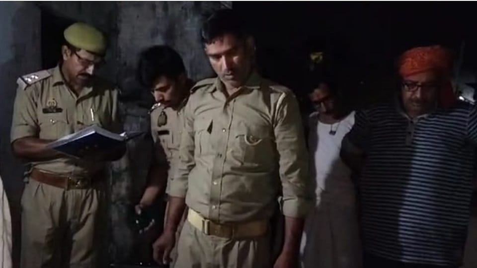 Chandauli: Priest found dead in the temple