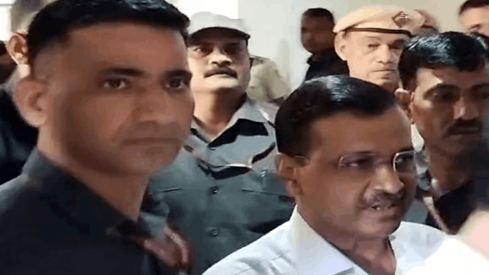 delhi high court fine Petitioner one lakh for seeking ban on media reporting against cm Kejriwal