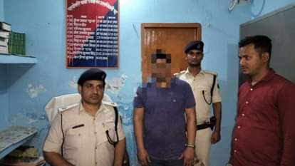 पुलिस की गिरफ्त में नक्सली