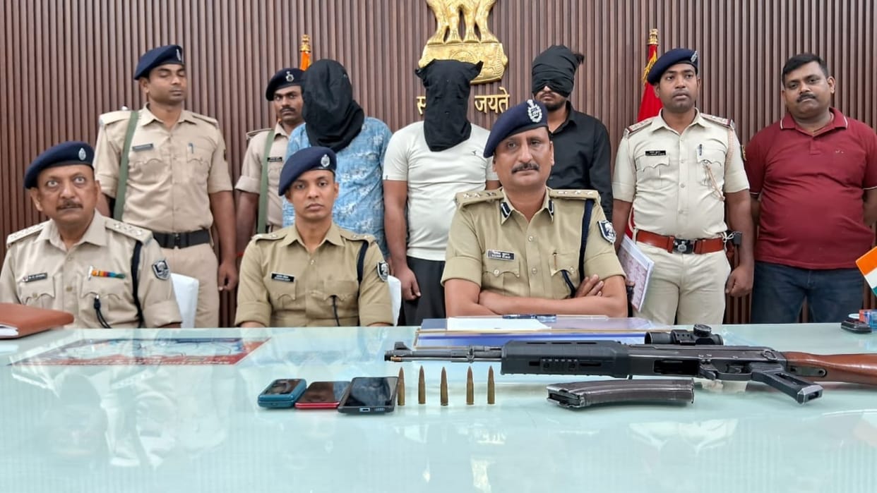 Bihar News: 3 smugglers arrested with assault rifle AK 47 in Muzaffarpur