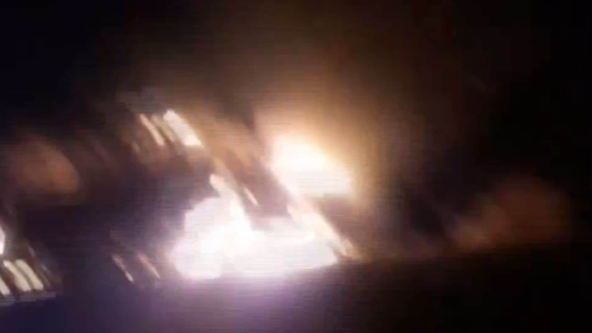 चलती बस में आग