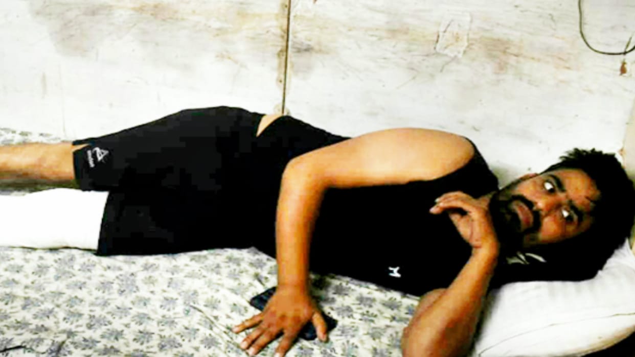 Meerut: Traffic policeman standing on the roadside was hit by a truck, his leg amputated