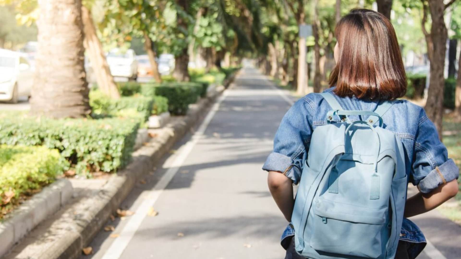 स्कूल की छात्रा (सांकेतिक तस्वीर)