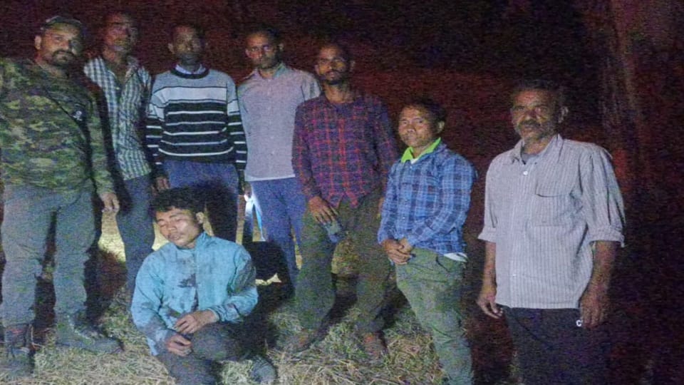 Uttarakhand Forest Fire: Forest department caught the youth who set fire in the forest in almora
