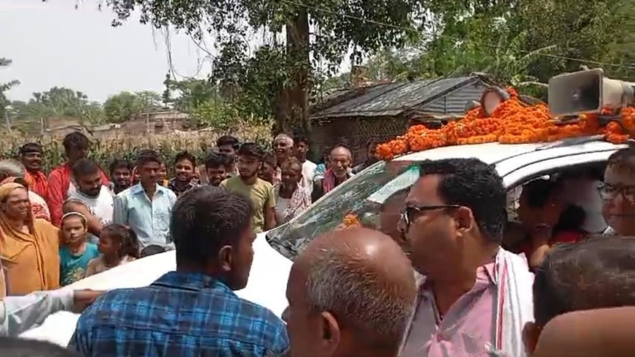 LS Polls: Villagers protested against NDA candidate Veena Devi in Vaishali; Supporters clashed with people