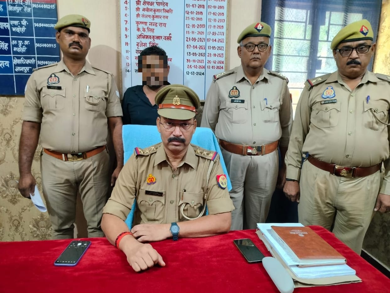 FST and police arrested interstate smuggler with 10 kg poppy milk in Bhadohi