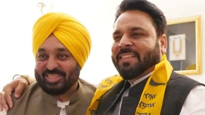 Punjab: होशियारपुर से बसपा प्रत्याशी राकेश सोमन आम आदमी पार्टी में शामिल, सीएम भगवंत मान ने किया स्वागत Bahujan Samaj Party Hoshiarpur candidate Rakesh Suman joined Aam Aadmi Party