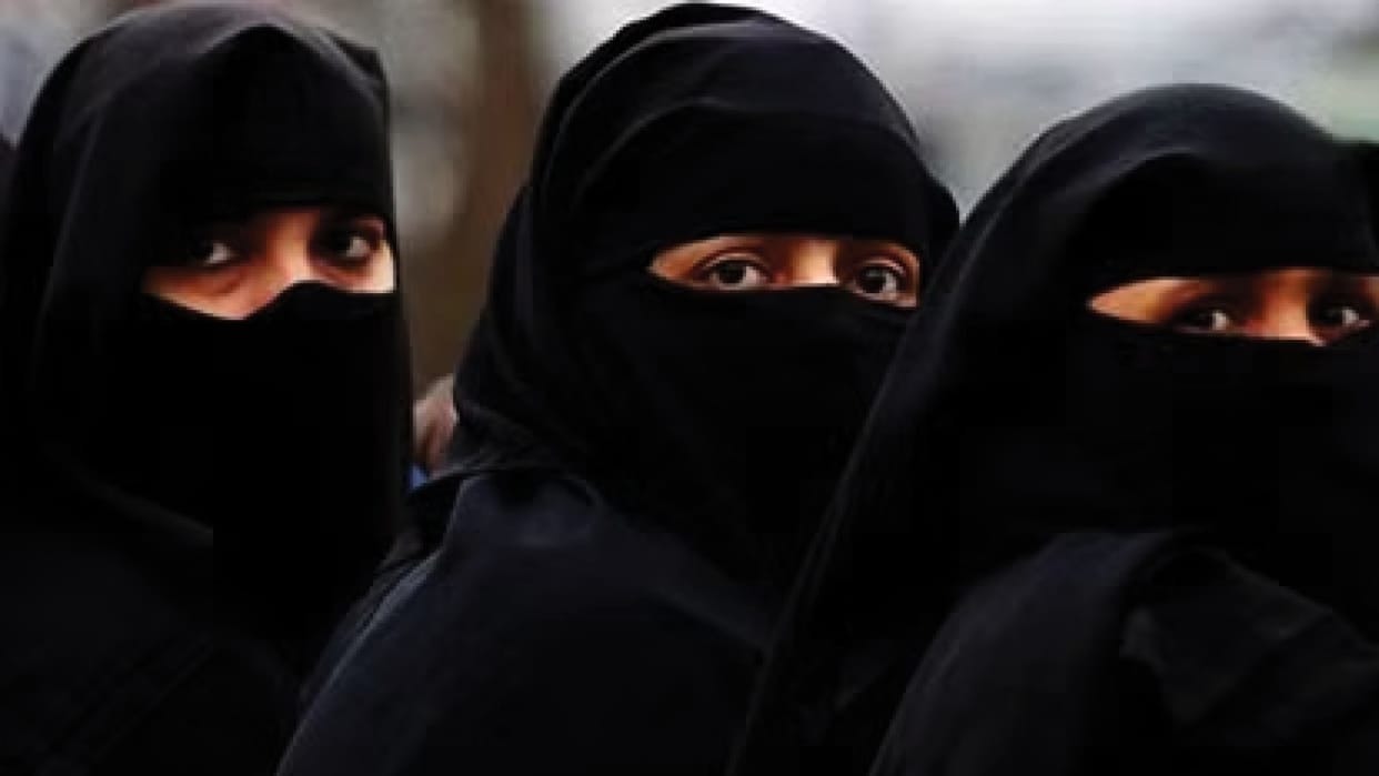 husband married second time and gave triple talaq to first wife In Ghaziabad