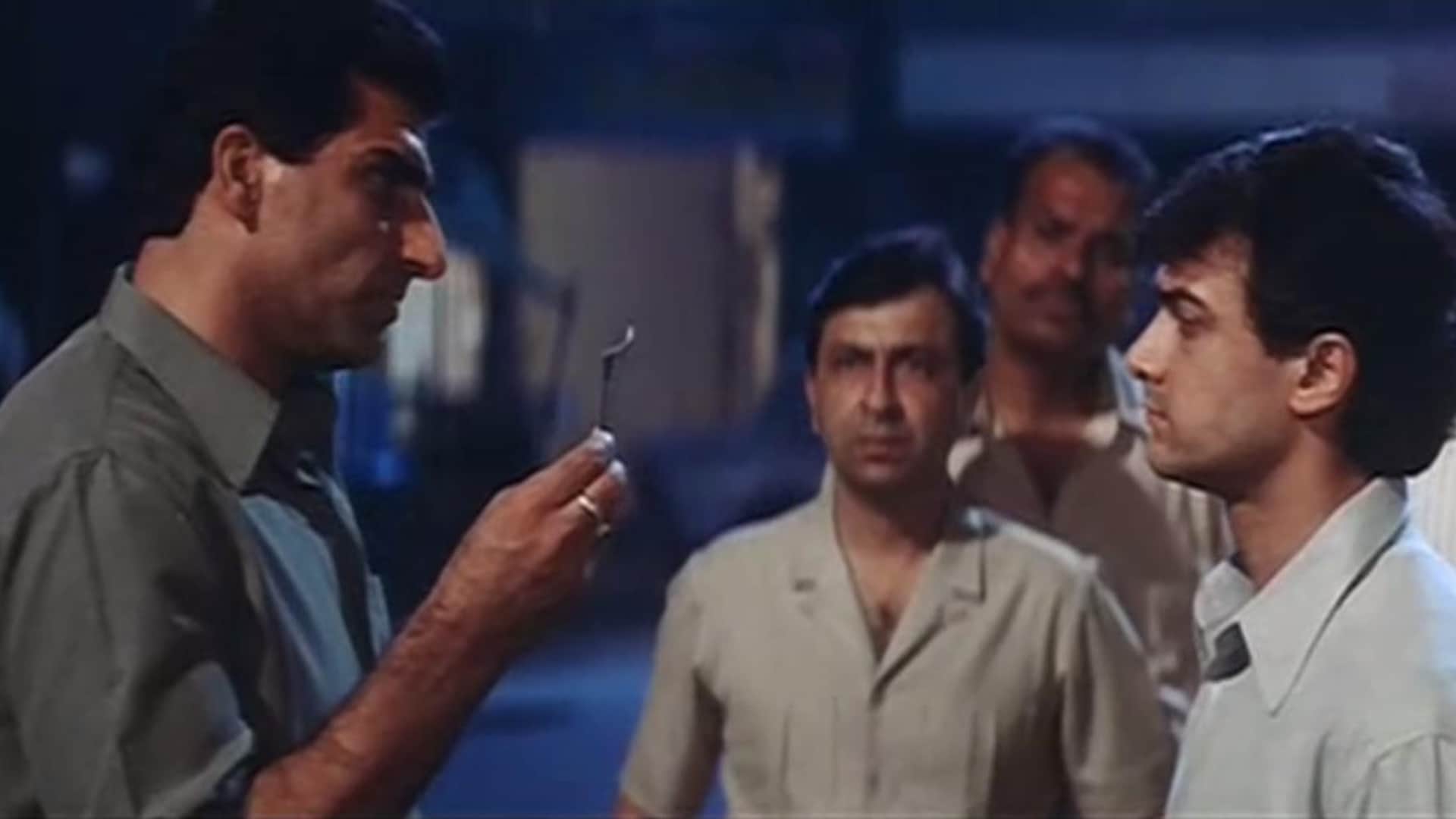 25 years of Sarfarosh Aamir Khan and All the stars of the film will be seen at the special screening