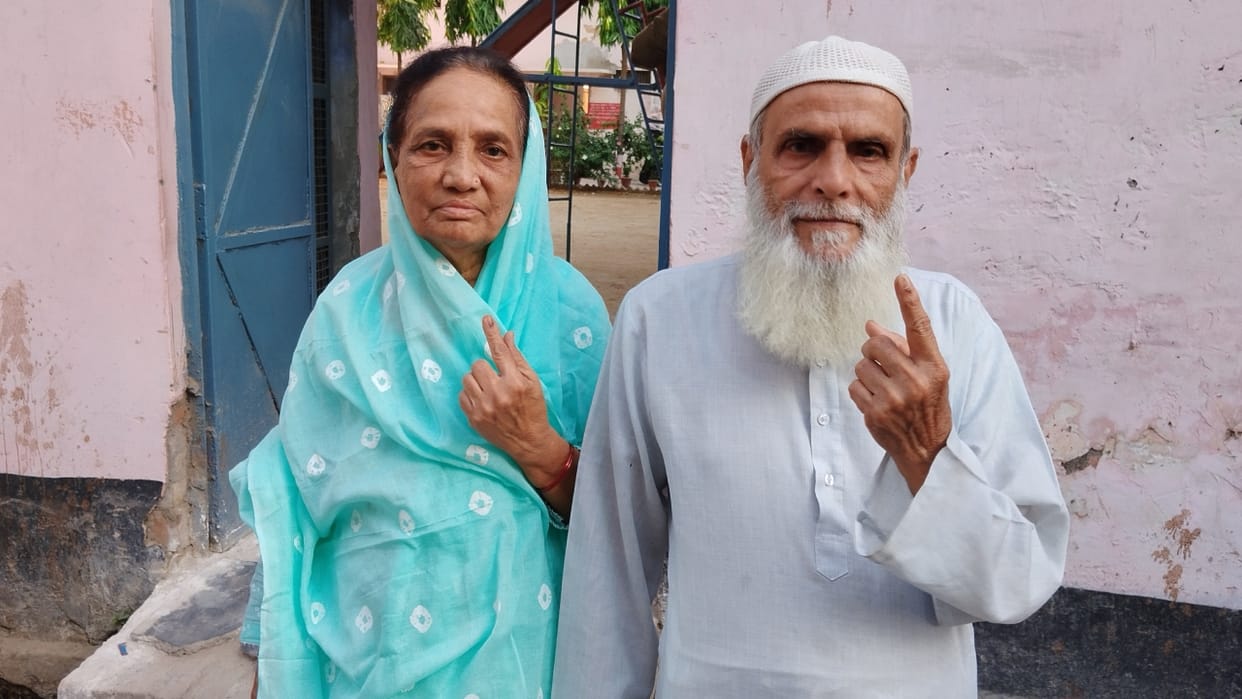 Lok Sabha Election 2024 Pakistan woman cast her vote in Bareilly after getting Indian citizenship
