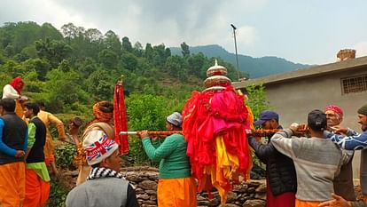 Uttarakhand: आज खुलेंगे तृतीय केदार भगवान तुंगनाथ मंदिर के कपाट, चोपता पहुंची चल उत्सव विग्रह डोली Uttarakhand News The doors of the third Kedar Lord Tungnath temple will open tomorrow on 10 May