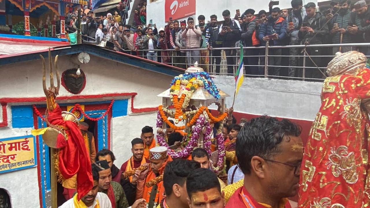 Chardham Yatra 2024: Baba Kedar Doli and Maa Ganga Utsav Doli left for their places Watch Photos