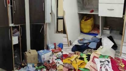 Sikar News: Thieves broke the locks of an abandoned house and took away jewelery and cash worth lakhs.