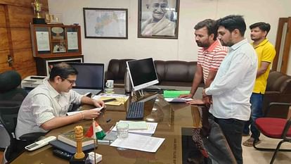 Dausa News: स्कूल समय पर संचालित हो रहे अवैध कोचिंग सेंटर, युवाओं ने खोला मोर्चा, धरने की दी चेतावनी Dausa News: Illegal coaching centers operating during school hours