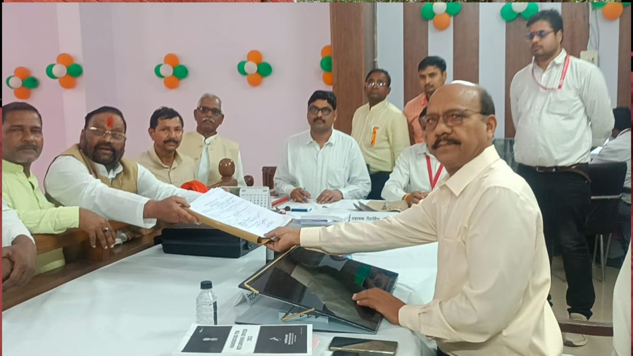 UP: Disappointed with BSP and Congress, Swami Prasad files nomination with his own party, attacks India allian