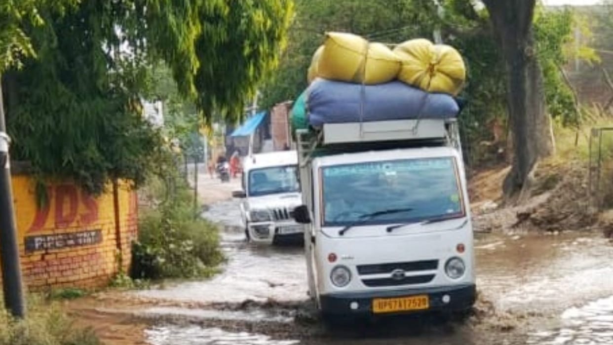26 thousand population in Varanasi troubled due to lack of water supply since last two days