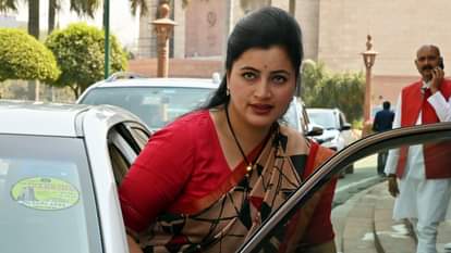 politics on bjp leader navneet rana child birth statement congress said bjp rss mad thinking must end