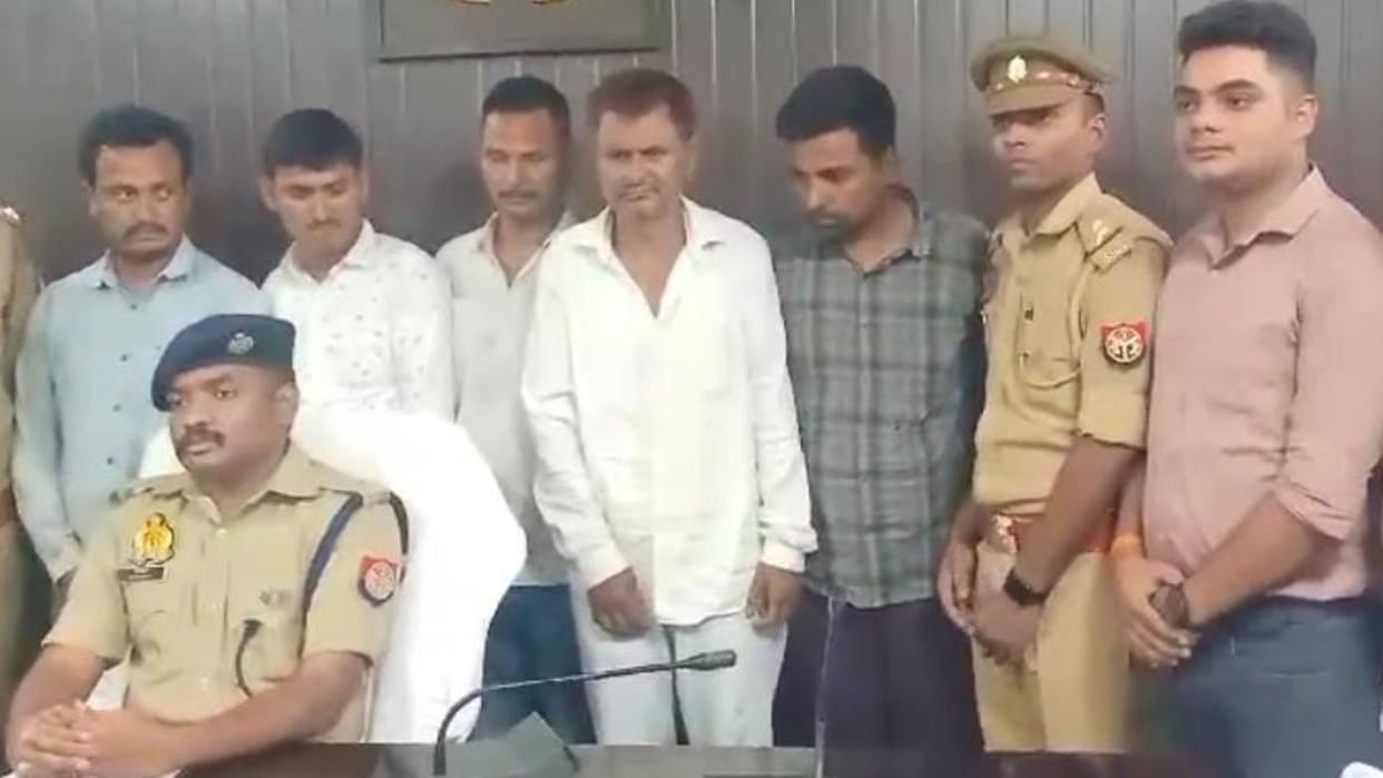 Five snatchers from Bihar arrested in varanasi with 1.20 lakh cash two bikes and three mobiles