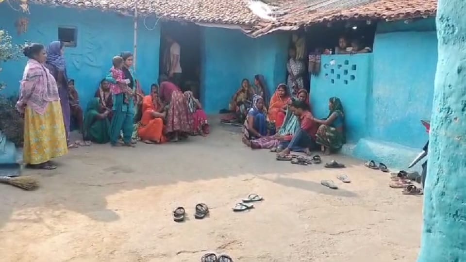 Dead bodies of husband, wife and innocent child found in a closed room