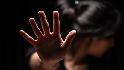 नाबालिग से सामूहिक दुष्कर्म