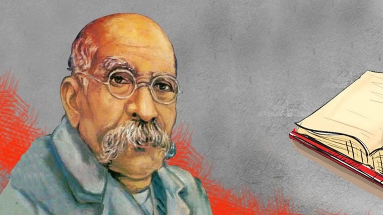 Railways has put a wrong inscription about Acharya Mahavir Prasad, the originator of the era of Hin