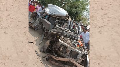 Gonda: ट्रक की टक्कर से स्कार्पियो के परखच्चे उड़े, आठ साल के बच्चे सहित तीन की मौत, नौ गंभीर Gonda: three died and many injured in an accident in Gonda.
