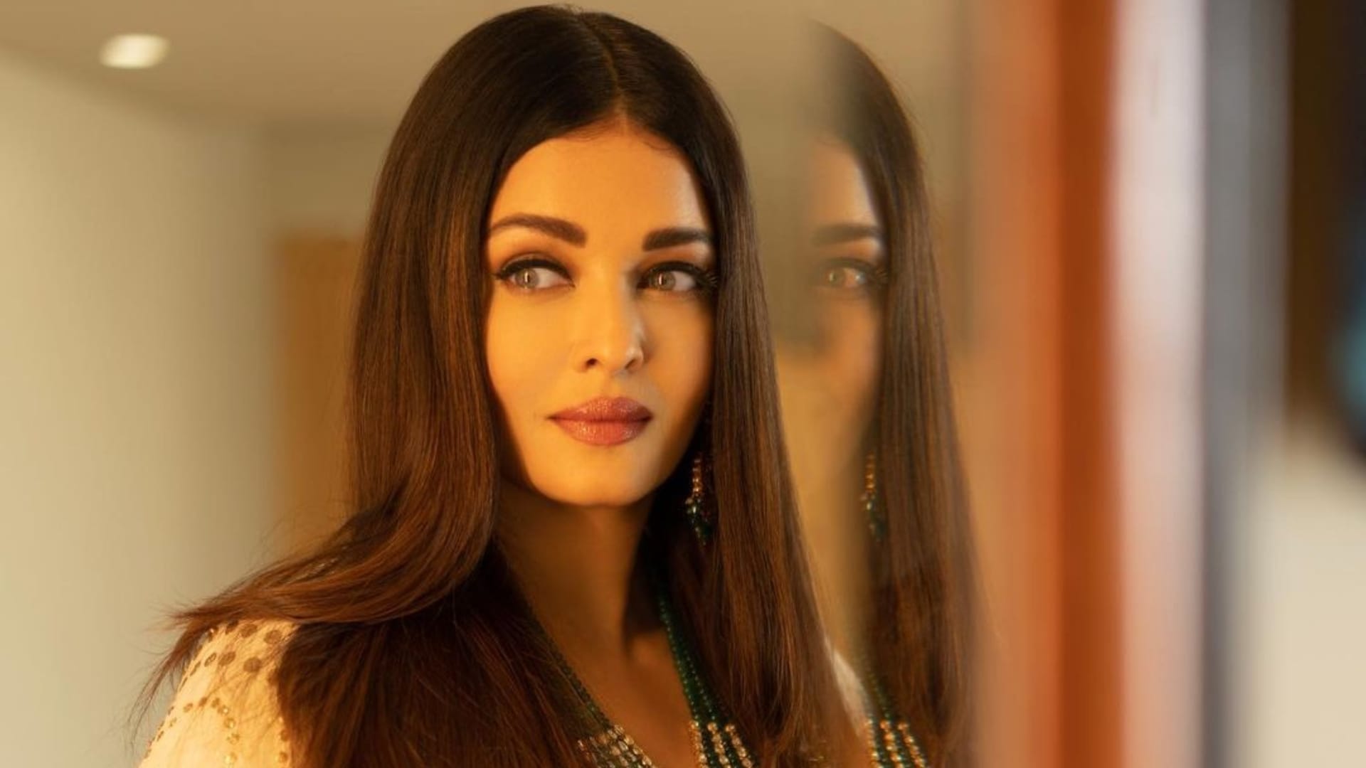 Actress Single Mother Role in Bollywood Movies Kajol Swara Bhaskar Aishwarya Rai deepti naval vidya balan