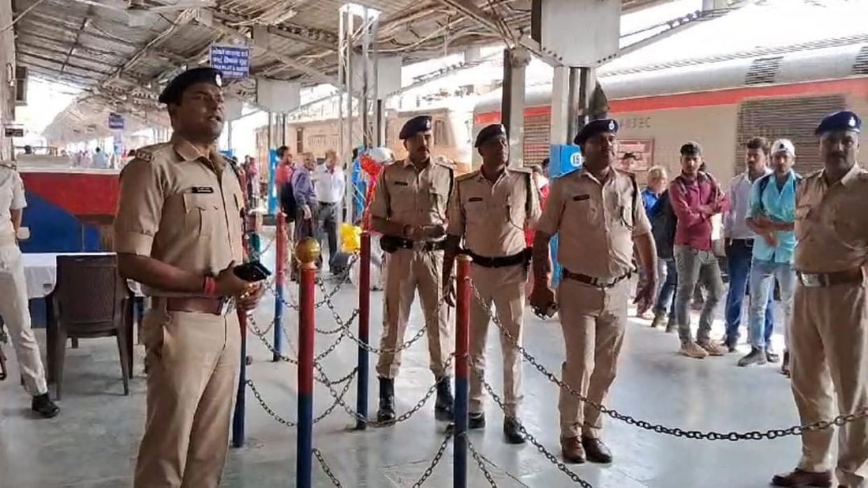 Bihar: Muzaffarpur Railway Police freed 65 children from clutches of human traffickers, 8 criminals arrested
