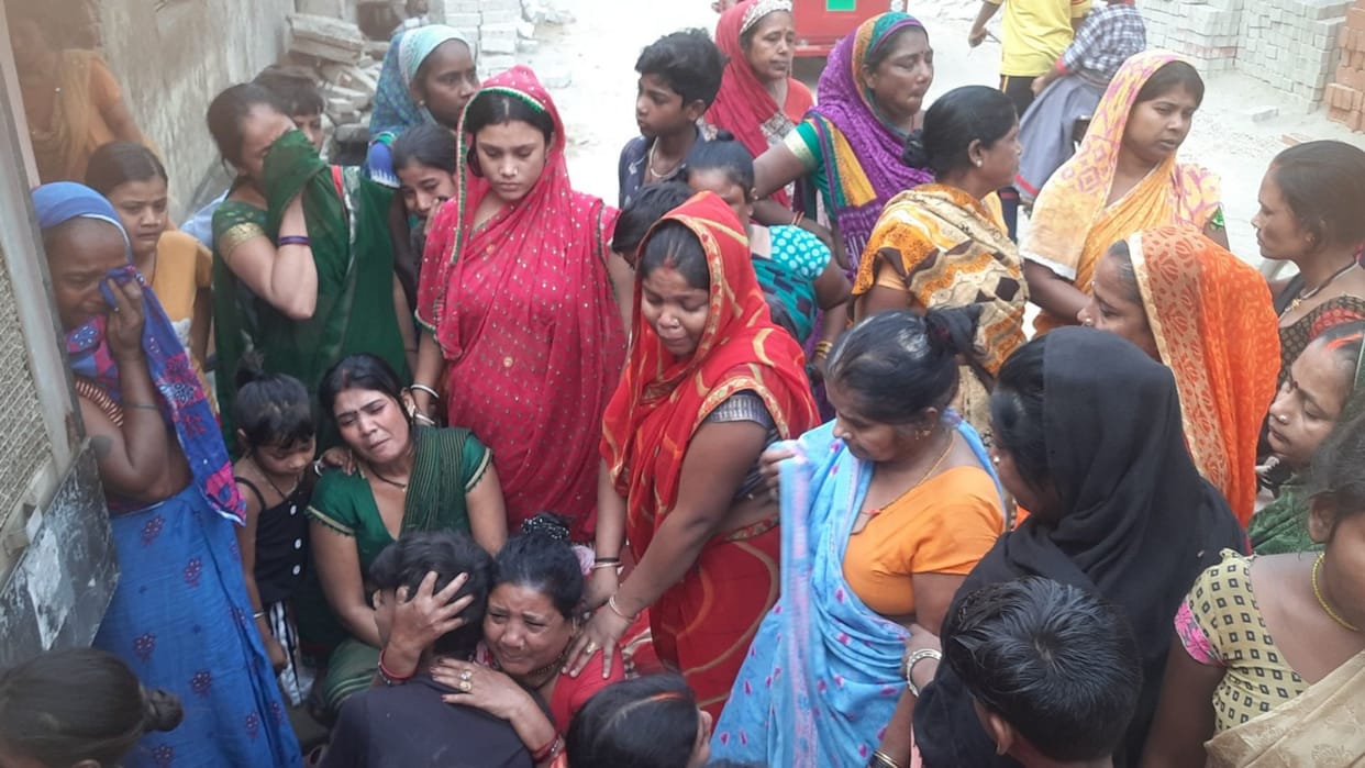 Four laborers died in septic tank due to poisonous gas in Chandauli