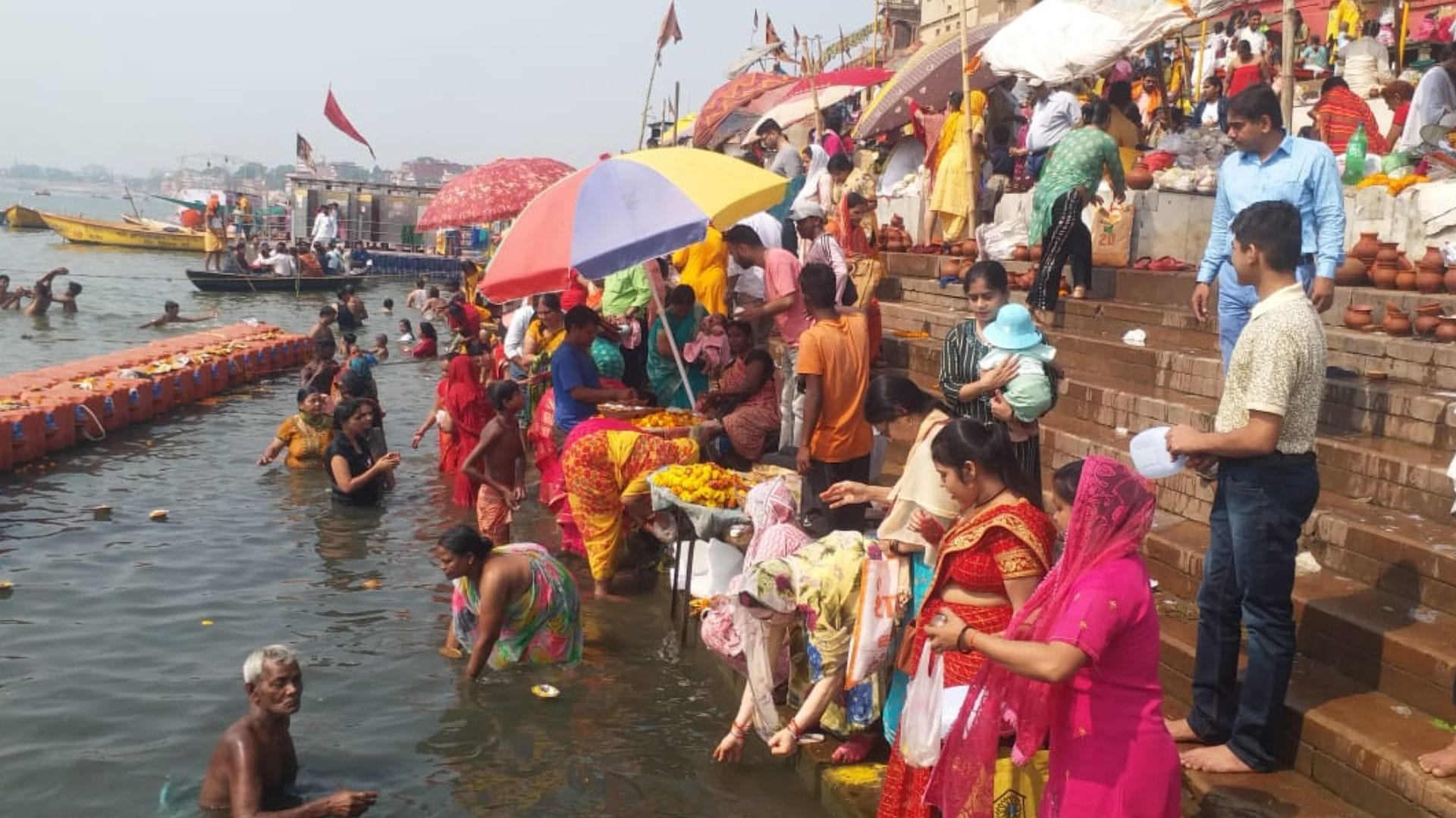 Akshaya Tritiya Devotees took dip in Ganga of Kashi