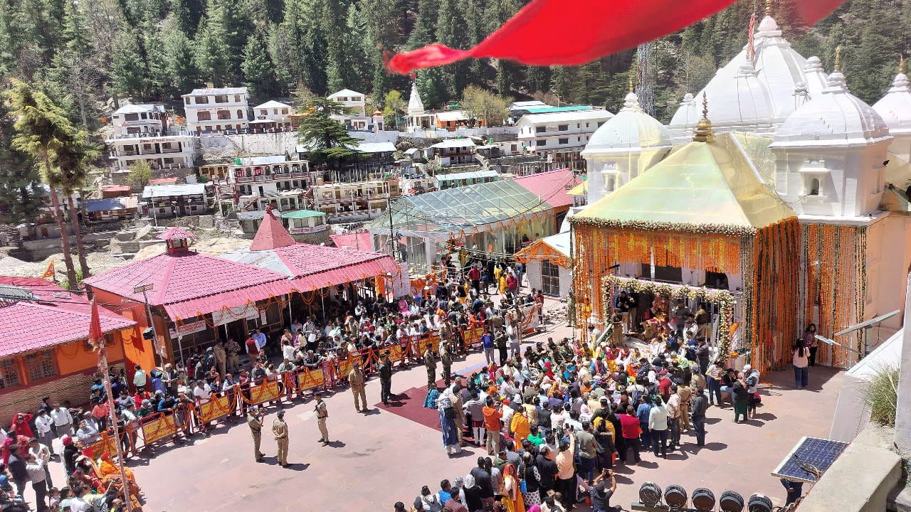 Chardham Yatra 2024 New record made in just five days more than 2.50 lakh devotees reached Chardham