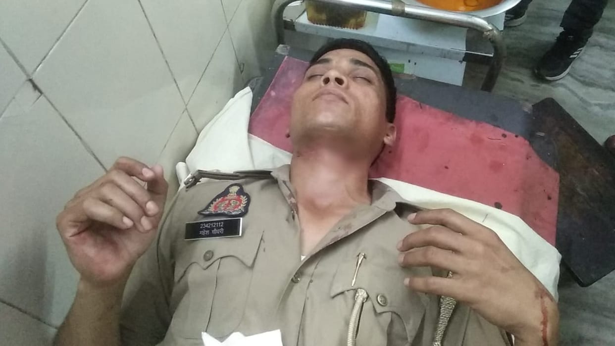Inspector neck cut by Chinese manjha on Mahadev bridge in Bareilly