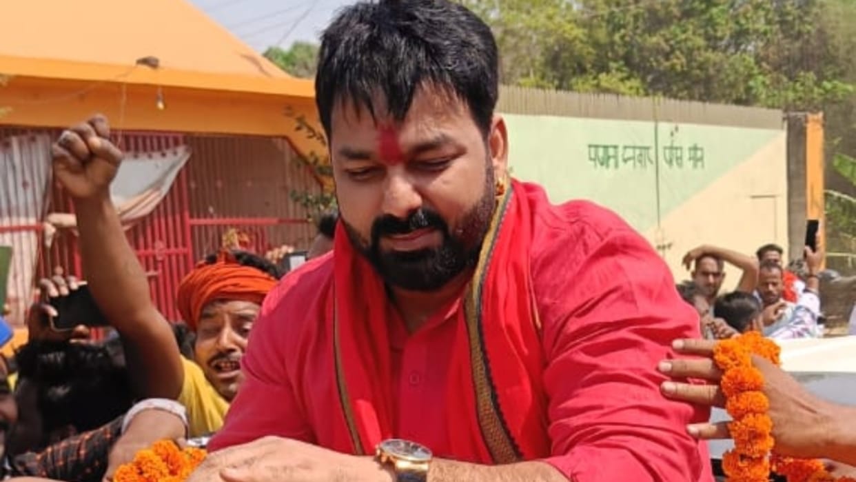 Lok Sabha : bhojpuri cine Star Pawan Singh filed nomination affidavit, is owner of Rs 12 crores in Sasaram