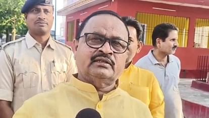 Bihar: सीएम नीतीश के विधायक गोपाल मंडल के बिगड़े बोल, अपनी ही पार्टी के इन दो दिग्गजों को कहा काला और गोरा नाग Bihar: JDU MLA Gopal Mandal's bad words; Ajay Mandal and Bulo Mandal made objectionable remarks