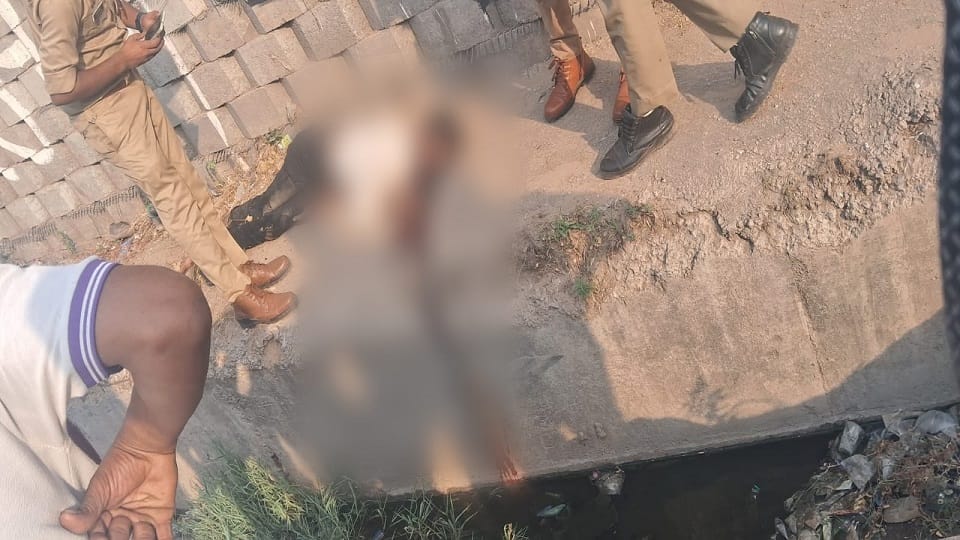Bike rider fell into an open drain on the highway bar crossed his neck died on the spot