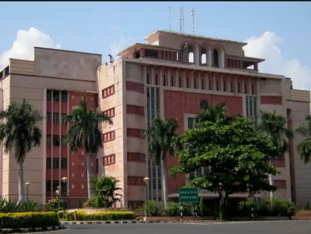 Bhopal: Retired engineer made Chief Engineer in Water Resources Department, High Court bans it, notice to PS