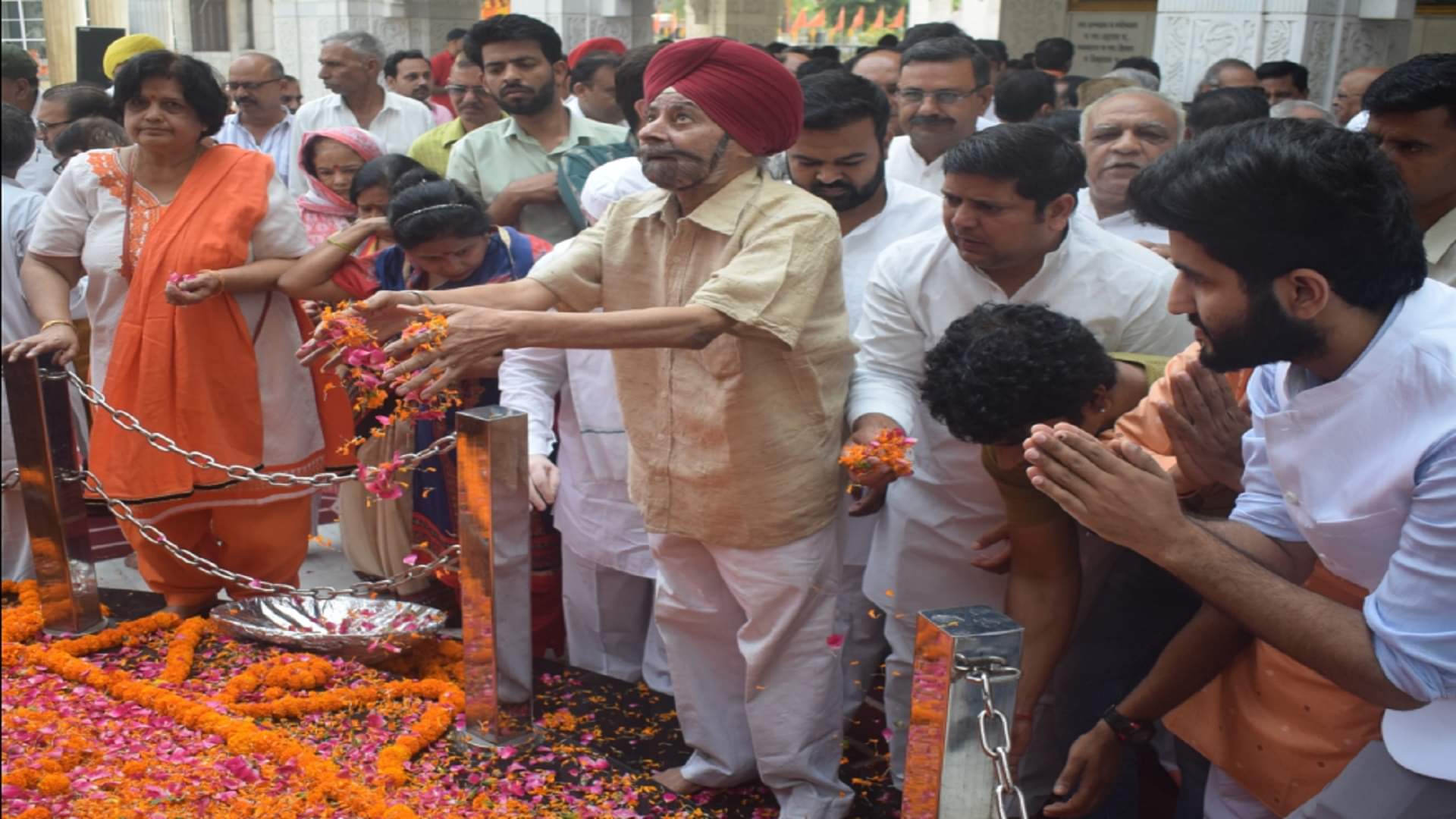 Maa Tujhe Pranam: City peoples salute heroes of 1857 revolution