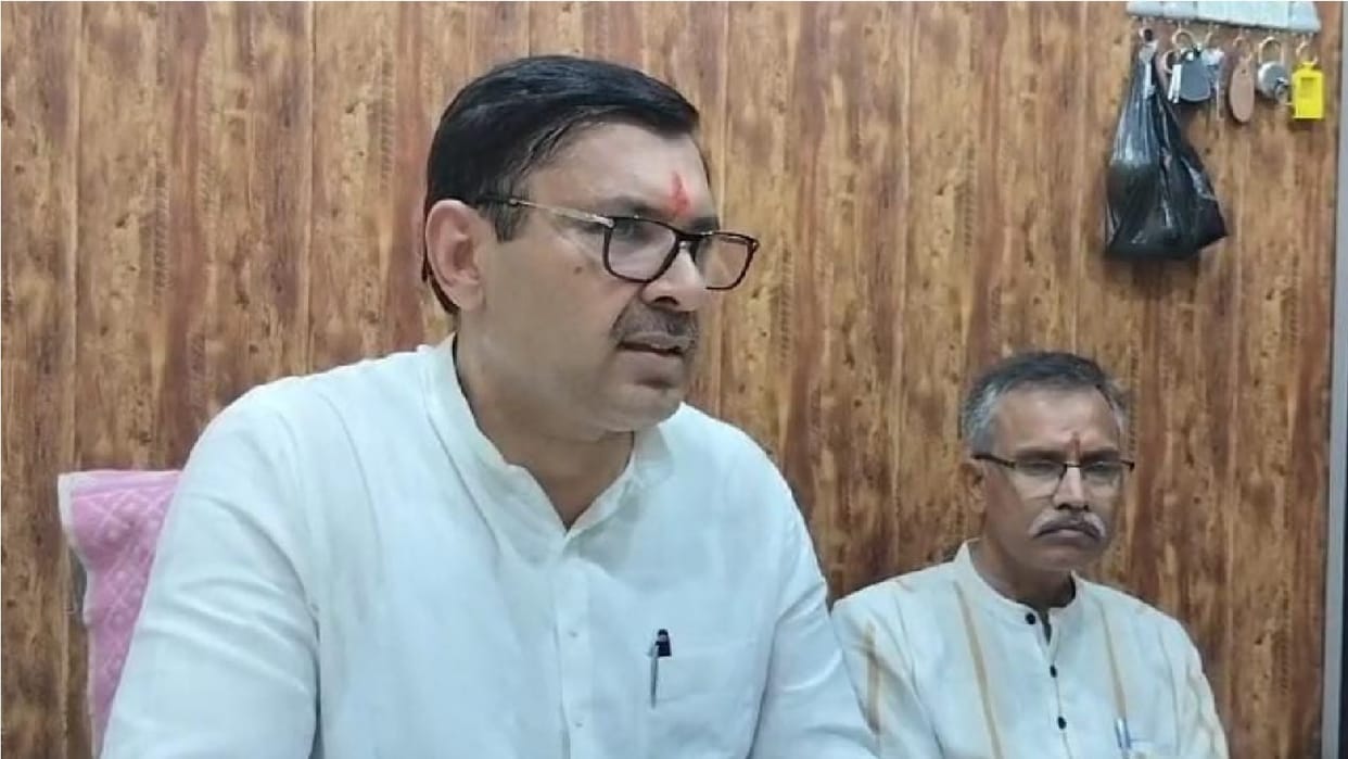 Devendra Babli started convincing angry people, also put Barala photo on flexes In Tohana