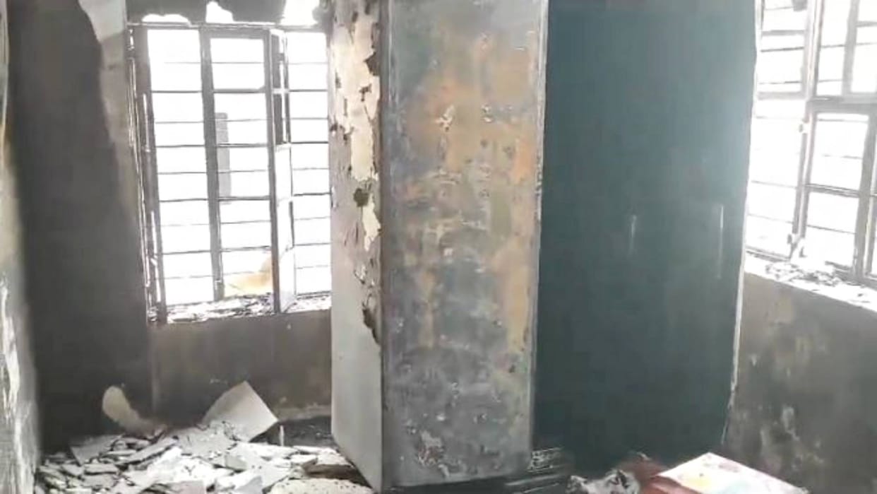 Alwar News Fire broke out in a businessman house all household goods burnt