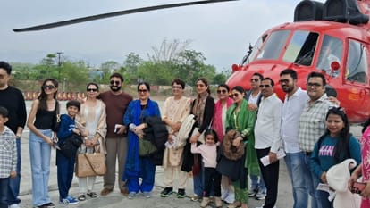 Kedarnath Dham shilpa shetty arrived with family for Kedarnath darshan took flight from Jolly Grant See Photos