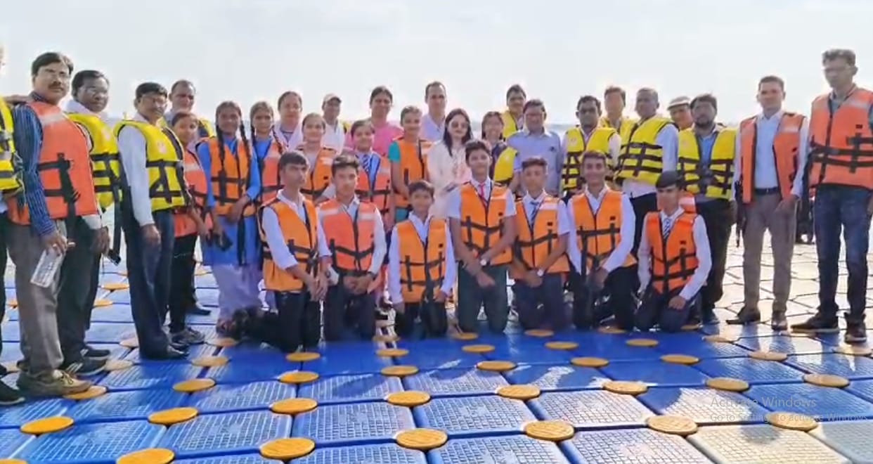 administration arranged boating for toppers took them on a tour of the Eco Tourism Park in Balod