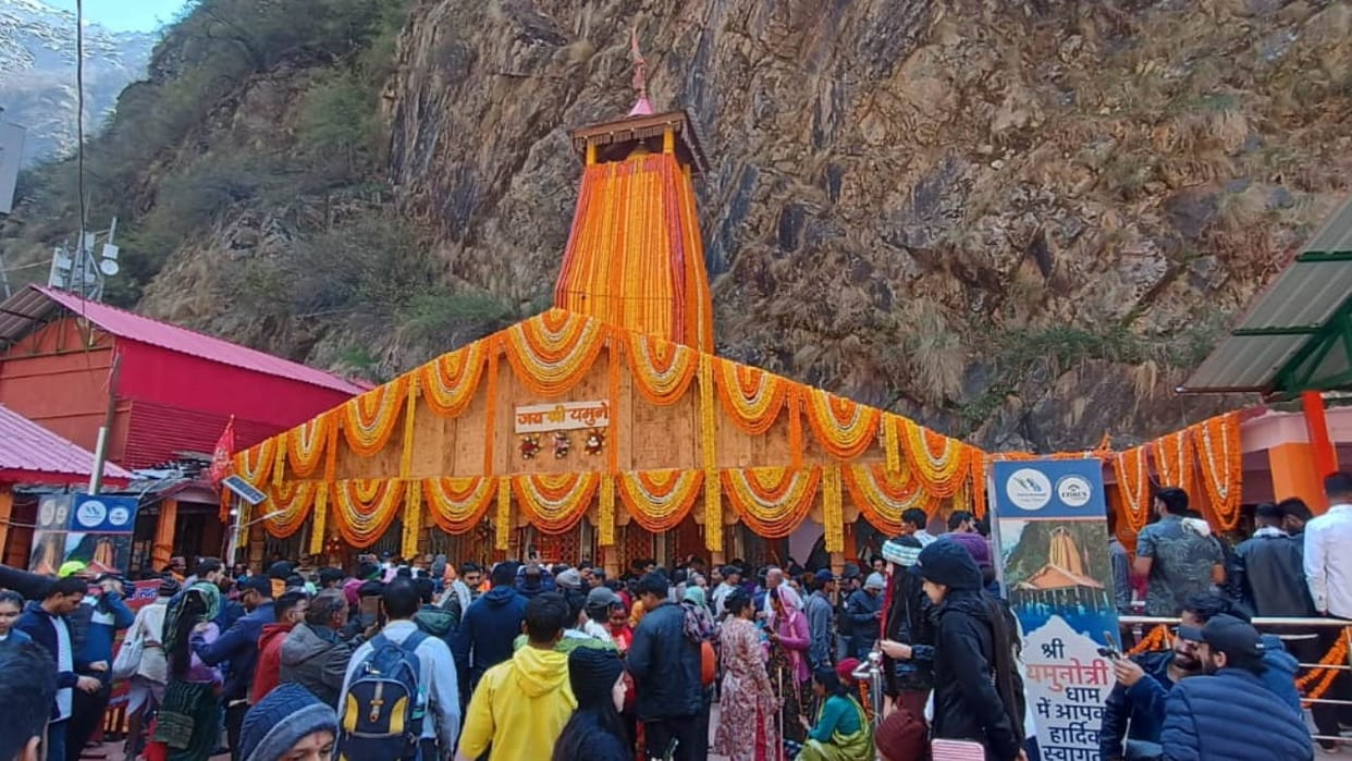 Yamunotri Dham 3 Lakh Devotees Offer Prayers and Take a Holy Dip in the Yamuna River Revenue of  23 Lakh Gener