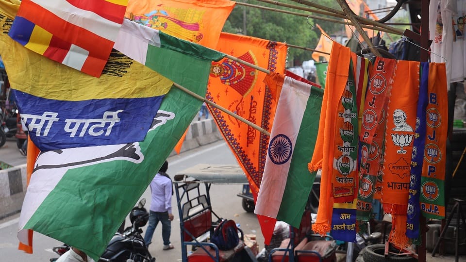 LS Elections: In the era of virtual campaigning, emphasis is also on the old formula.