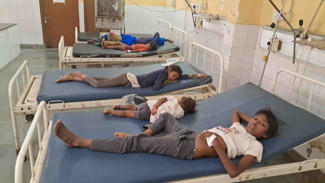 Dausa News: 11 people of the same family fall ill after eating stale rabri