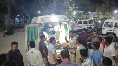 अस्पताल में जुटी पुलिस।