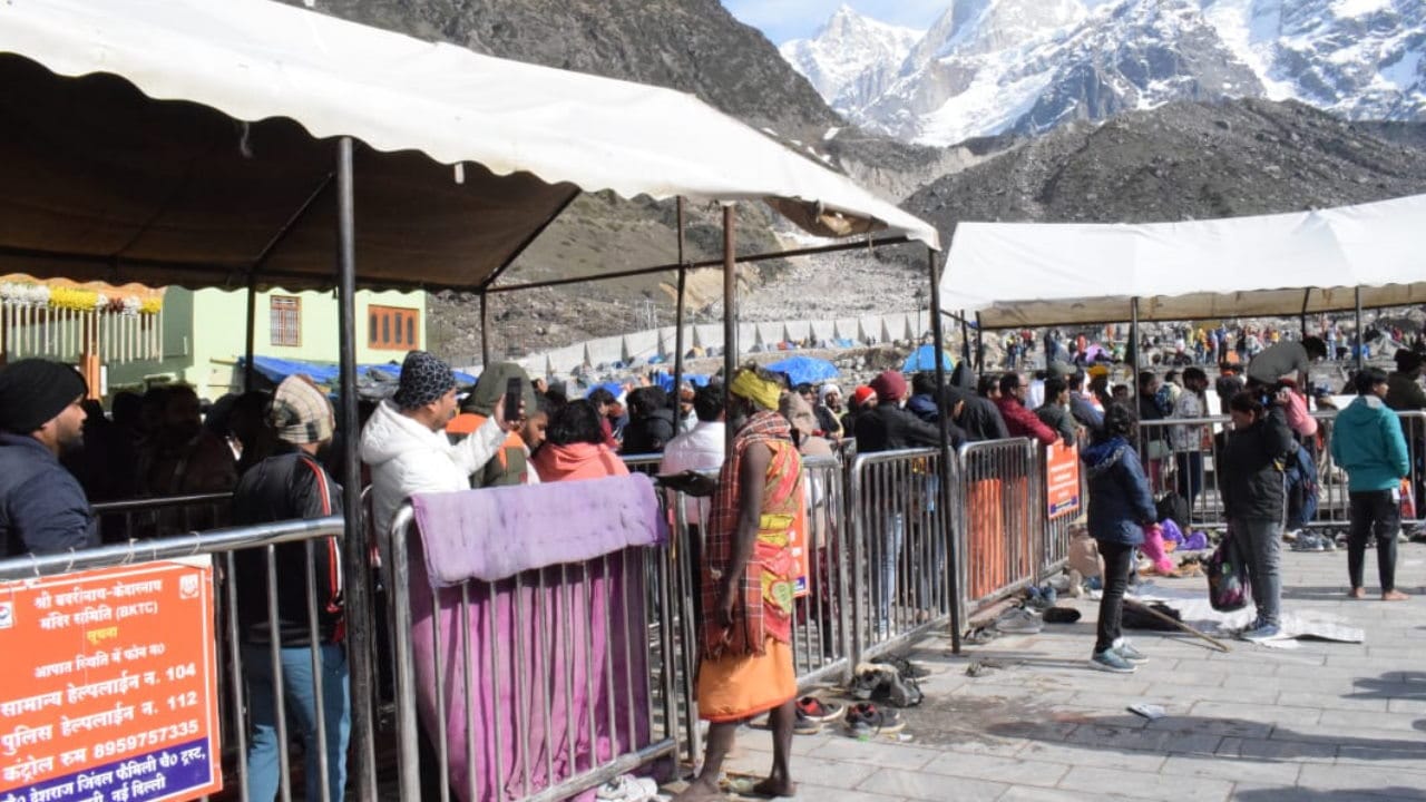 Chardham Yatra 2024 Pilgrims Made Record in Kedarnath Dham Two lakh reached in One Week