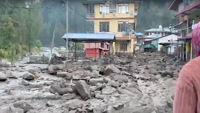 boulders came with water in Multhan market at night mandi himachal