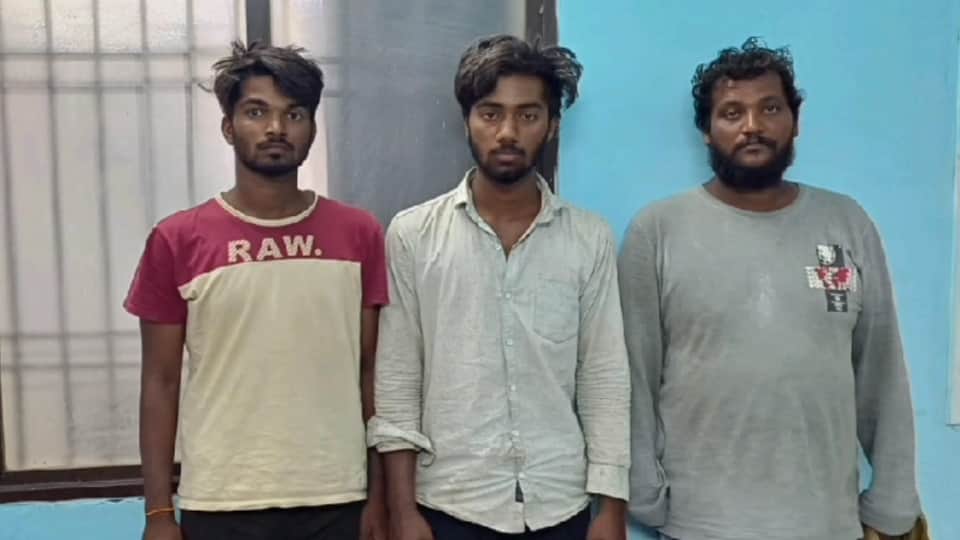 Case of murder and hiding dead body four people including a minor arrested in Mahasamund