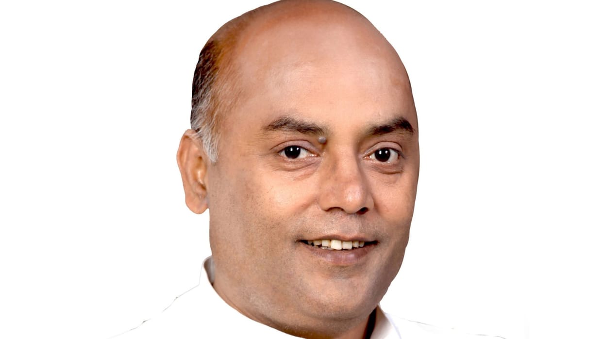 Jaunpur Former SP MLA Baba Dubey resigns from samajwadi party